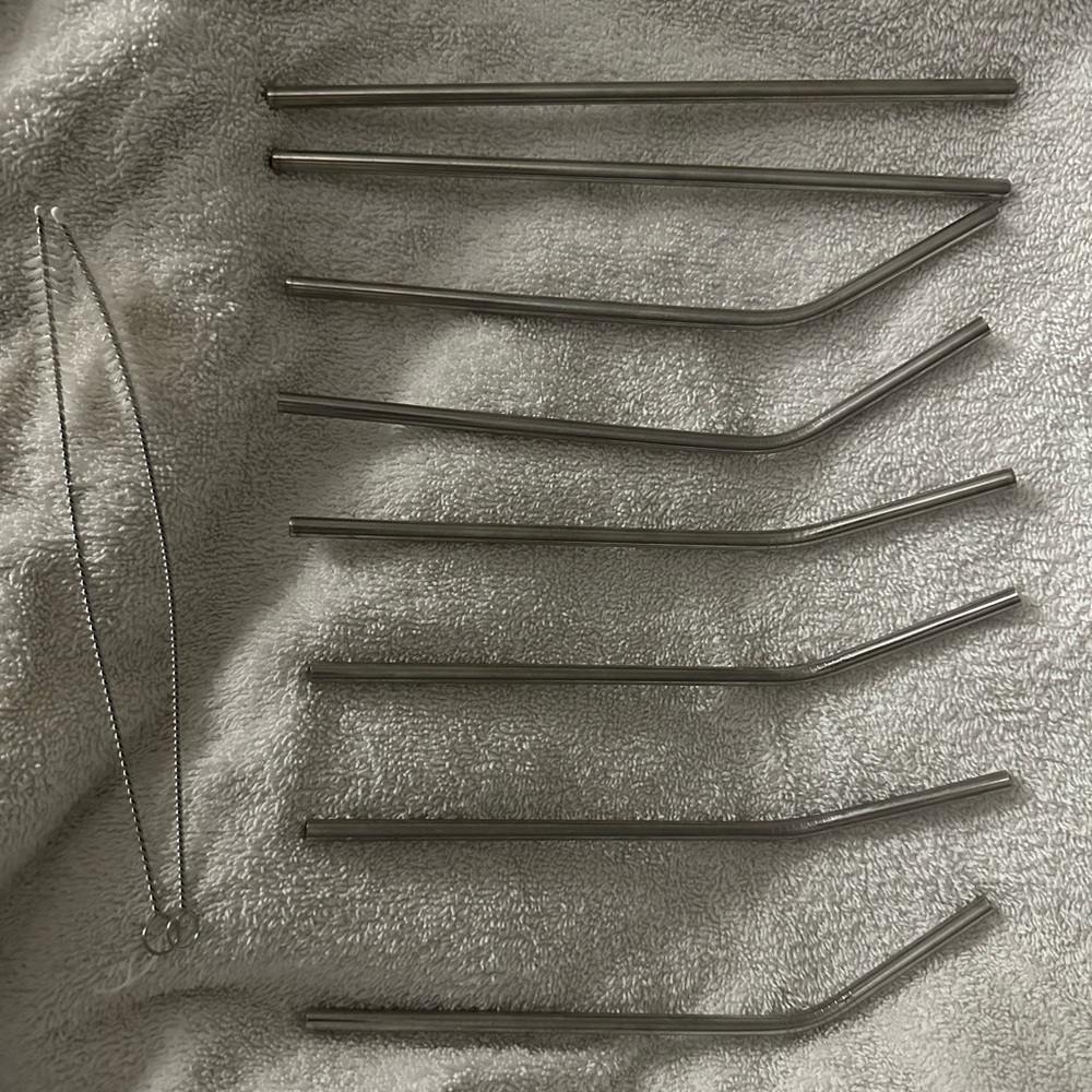 Set of metal reusable straws
